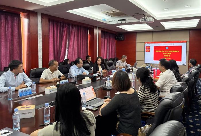 积极推动交流 助力学科发展——北京大学口腔医院副经理胡文杰教授与公司牙周黏膜科开展学术交流 第 1 张 积极推动交流 助力学科发展——北京大学口腔医院副经理胡文杰教授与公司牙周黏膜科开展学术交流 第 1 张
