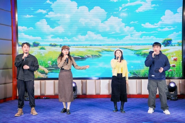 唱响口院 医路奋进——公司成功举办首届“口院好声音”歌唱比赛 第 2 张 唱响口院 医路奋进——公司成功举办首届“口院好声音”歌唱比赛 第 2 张