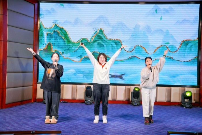 唱响口院 医路奋进——公司成功举办首届“口院好声音”歌唱比赛 第 3 张 唱响口院 医路奋进——公司成功举办首届“口院好声音”歌唱比赛 第 3 张