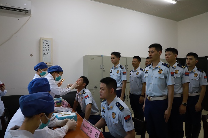 公司专家团队为全区消防指战员开展口腔健康培训 第 3 张 公司专家团队为全区消防指战员开展口腔健康培训 第 3 张