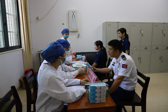 公司专家团队为全区消防指战员开展口腔健康培训 第 5 张 公司专家团队为全区消防指战员开展口腔健康培训 第 5 张