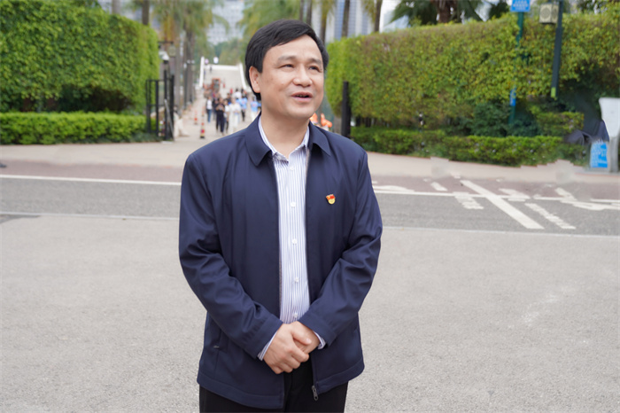 耆青携手绽芳华 银龄健步映初心——公司举办离退休职工 “三八” 妇女节南湖健步走活动 第 2 张 耆青携手绽芳华 银龄健步映初心——公司举办离退休职工 “三八” 妇女节南湖健步走活动 第 2 张