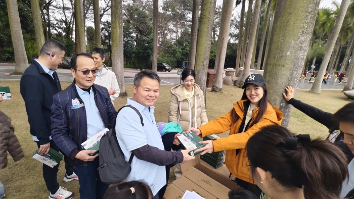 巾帼健步展风采 口腔同行向未来——公司成功举办2025年“三八”妇女节职工健步走活动 第 6 张 巾帼健步展风采 口腔同行向未来——公司成功举办2025年“三八”妇女节职工健步走活动 第 6 张