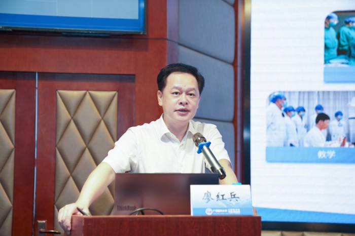 廖红兵经理讲新职工第一课_副本(1).jpg 廖红兵经理讲新职工第一课_副本(1).jpg