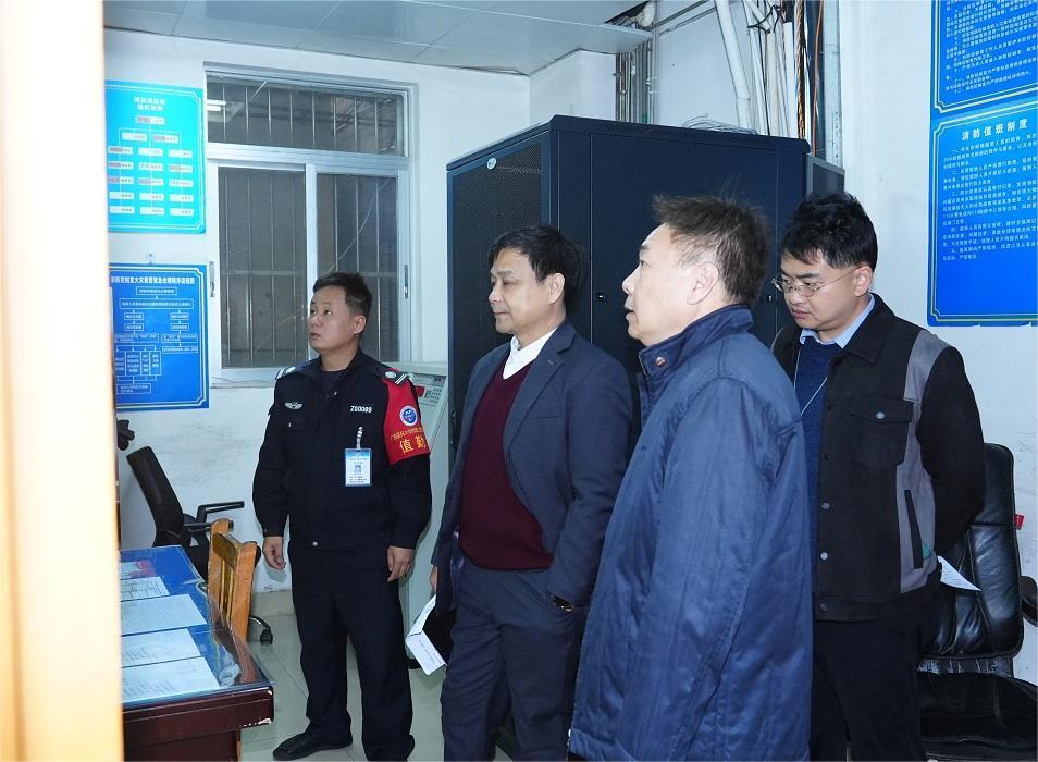 韦锦斌书记现场检查.jpg 韦锦斌书记现场检查.jpg