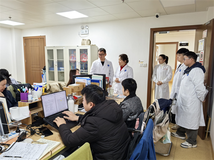 节后慰问鼓干劲 凝心聚力开新局——公司领导走访慰问一线工作人员 第 3 张 节后慰问鼓干劲 凝心聚力开新局——公司领导走访慰问一线工作人员 第 3 张
