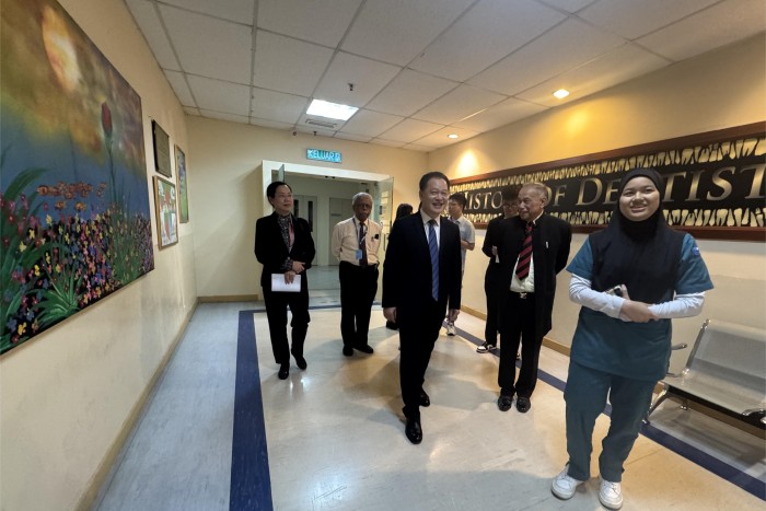 公司经理廖红兵率团赴马来西亚三所知名大学交流访问 第 9 张 公司经理廖红兵率团赴马来西亚三所知名大学交流访问 第 9 张