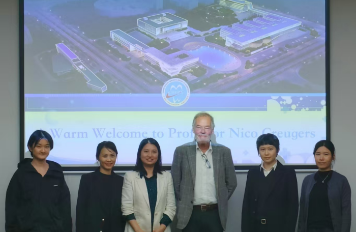 荷兰、西班牙知名学者到公司开展学术交流 第 1 张 荷兰、西班牙知名学者到公司开展学术交流 第 1 张