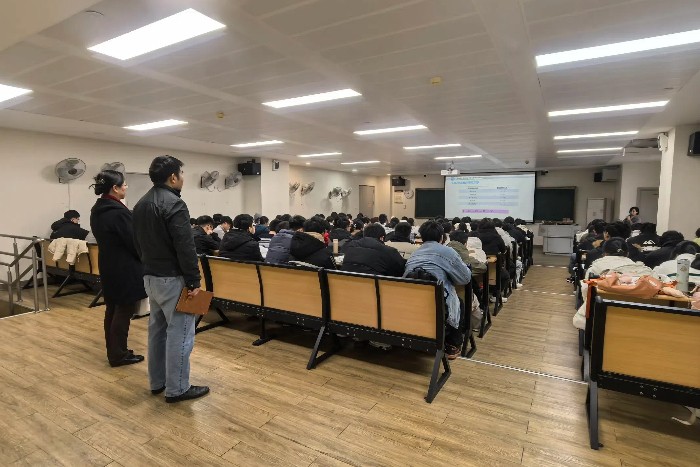 教学质量“首考”!公司开展新学期教学巡查工作 第 1 张 教学质量“首考”!公司开展新学期教学巡查工作 第 1 张