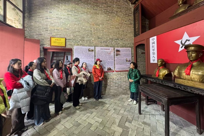 寻红践初心 同心创未来——儿童口腔科党团共建主题活动成功举办 第 1 张